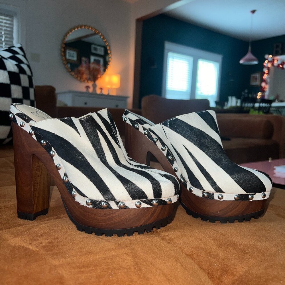 Jessica Simpson Zebra Platforms